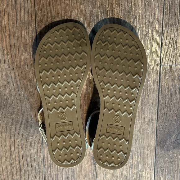 Girls Cynthia Rowley Sandals - Picture 3 of 4